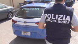 Foto Polizia squadra mobile.jpg - {Foto Polizia squadra mobile.jpg} - [140525]
