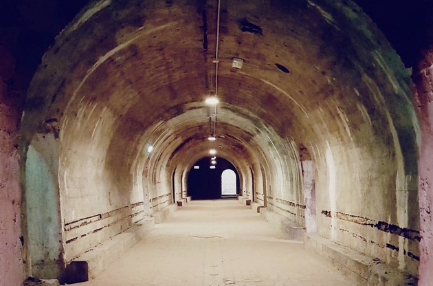 Foto rifugio anti-aereo_Piazza_Risorgimento.jpg - {Foto rifugio anti-aereo_Piazza_Risorgimento.jpg} - [141310]