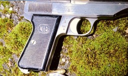 Foto armi e droga.jpg - {Foto armi e droga.jpg} - [141350]