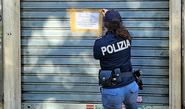 Chiusura Polizia.jpg - {Chiusura Polizia.jpg} - [141672]