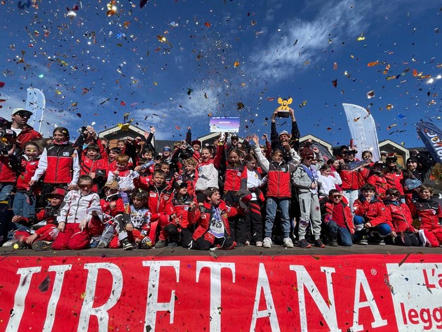 Foto sci cerimonia premiazione Uovo d'oro 2025 Sestriere.jpg - {Foto sci cerimonia premiazione Uovo d'oro 2025 Sestriere.jpg} - [141688]