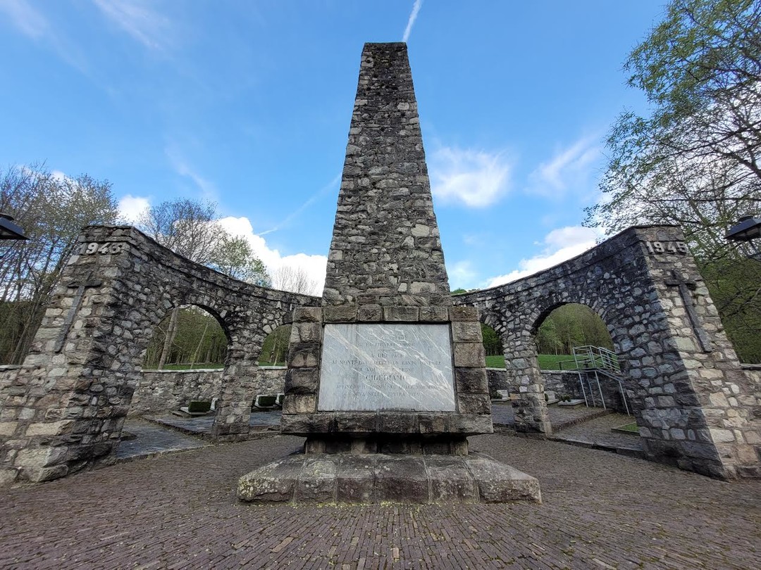 Sacrario Partigiano.jpg - {Sacrario Partigiano.jpg} - [142016]