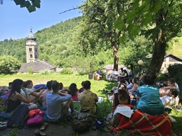 momenti-di-confronto-con-la-comunita_ex-cononica-di-san-pietro.jpg - {momenti-di-confronto-con-la-comunita_ex-cononica-di-san-pietro.jpg} - [142072]