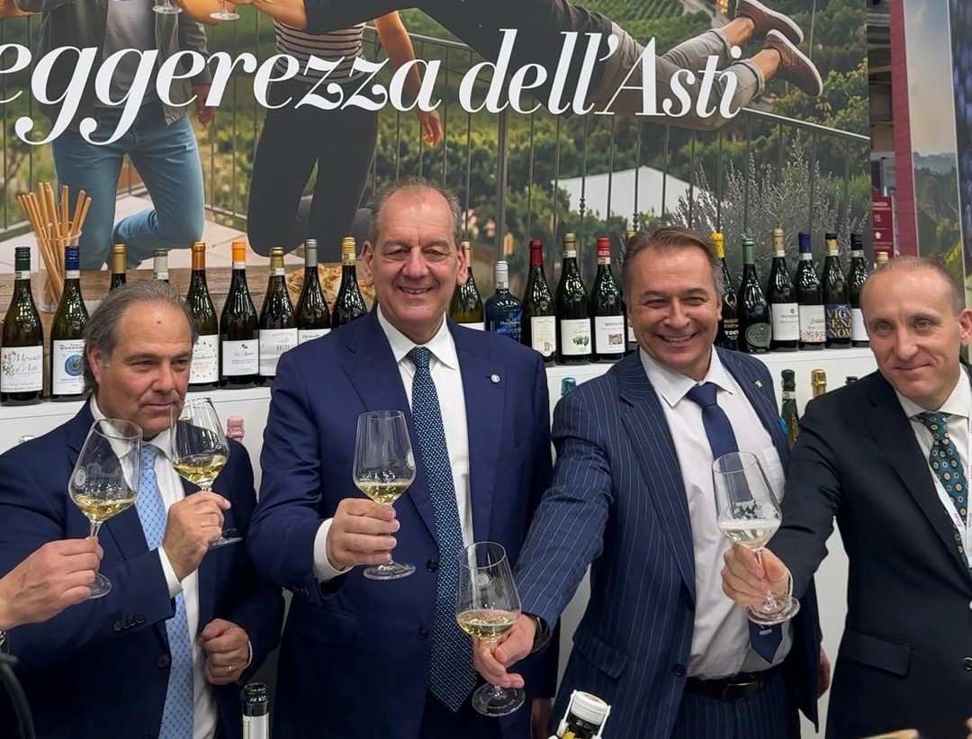 Foto inaugurazione Vinitaly Piemonte 2026 Asti.jpg - {Foto inaugurazione Vinitaly Piemonte 2026 Asti.jpg} - [142264]