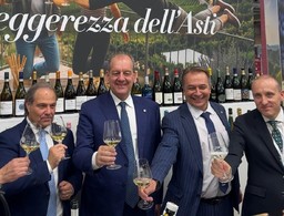 Foto inaugurazione Vinitaly Piemonte 2026 Asti.jpg - {Foto inaugurazione Vinitaly Piemonte 2026 Asti.jpg} - [142264]