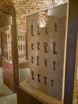 Mostra chiavi.jpg - {Mostra chiavi.jpg} - [142384]