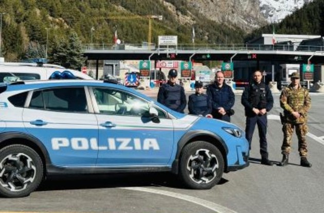 Foto Polizia controlli autostrada.jpg - {Foto Polizia controlli autostrada.jpg} - [142592]