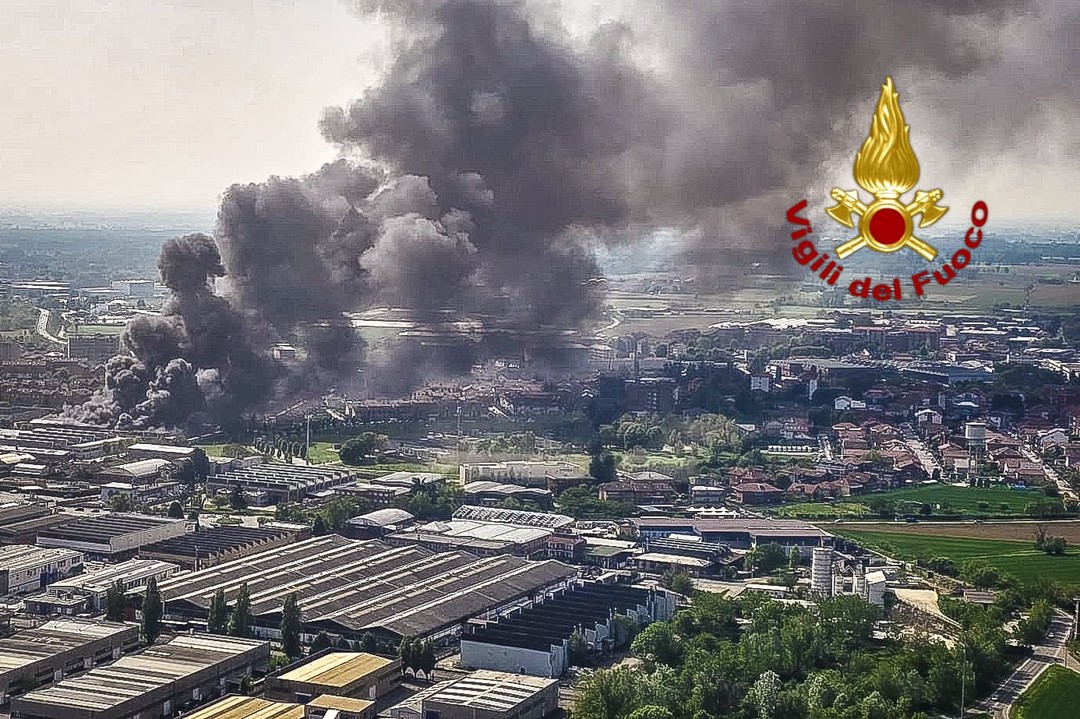 Maxincendiobeinasco.jpeg - {Maxincendiobeinasco.jpeg} - [142672]