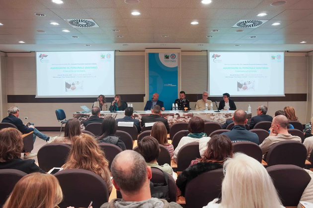 Il Tavolo durante il Seminario Aggressioni al personale sanitario.png - {Il Tavolo durante il Seminario Aggressioni al personale sanitario.png} - [142808]