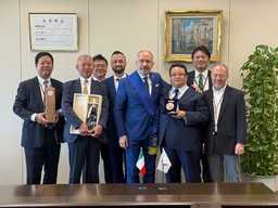 Delegazione Asti in Giappone.jpg - {Delegazione Asti in Giappone.jpg} - [142832]