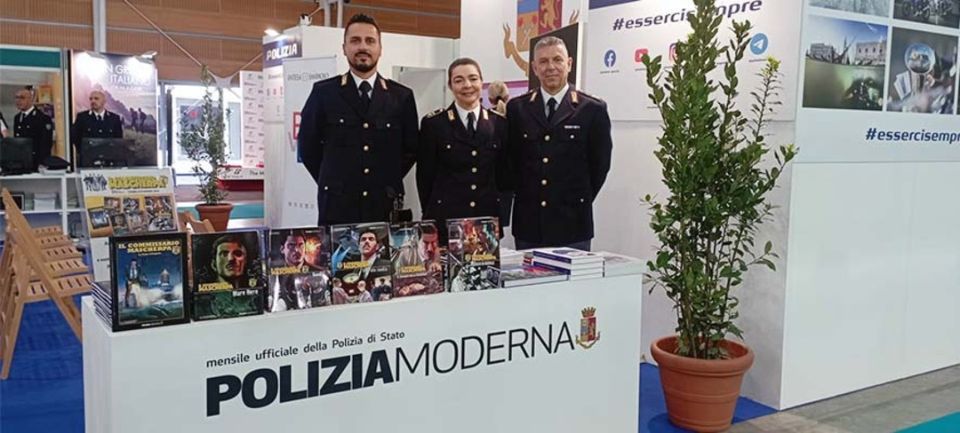 Foto Polizia al Salone del Libro.jpg - {Foto Polizia al Salone del Libro.jpg} - [143793]