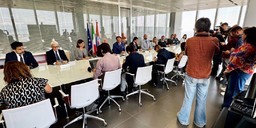 Foto firma accordo testimoni di giustizia.jpeg - {Foto firma accordo testimoni di giustizia.jpeg} - [144275]