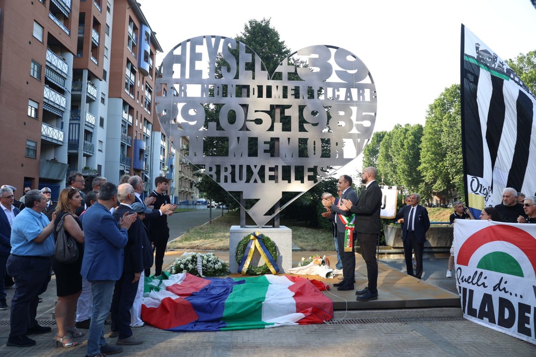 Commemorazione Heysel foto.jpeg - {Commemorazione Heysel foto.jpeg} - [144643]