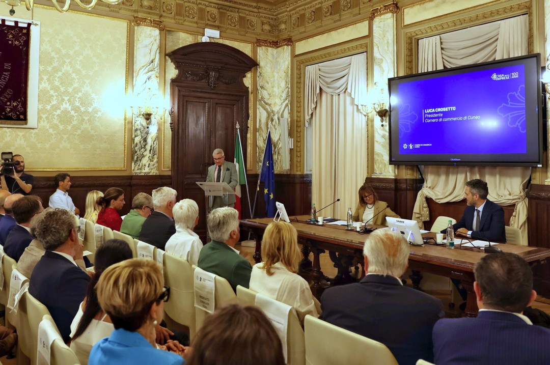 100 Anni Palazzo Camera Commercio.jpg - {100 Anni Palazzo Camera Commercio.jpg} - [145661]