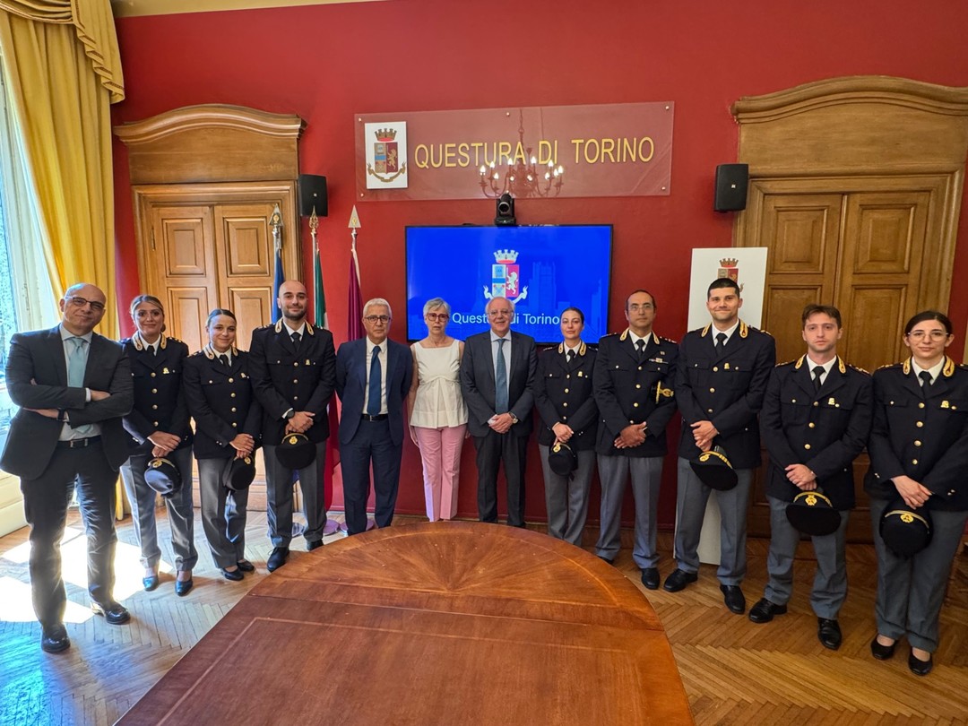Foto nuovi funzionari Polizia.jpg - {Foto nuovi funzionari Polizia.jpg} - [145717]