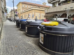 Nuove isole ecologiche.jpg - {Nuove isole ecologiche.jpg} - [145765]