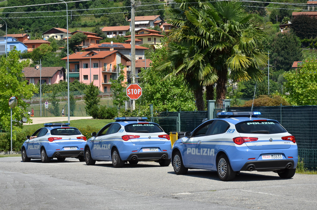 Polizia di stato Verbania.jpg - {Polizia di stato Verbania.jpg} - [145781]
