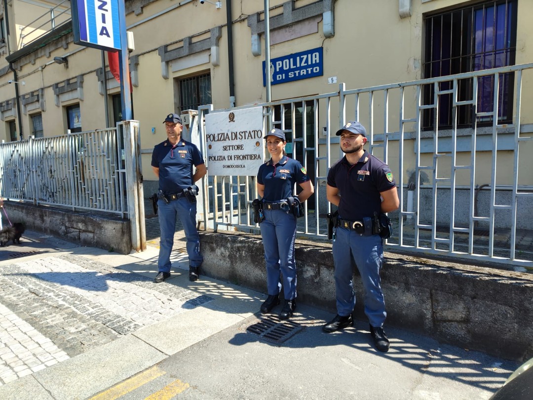 Polizia Domodossola.jpg - {Polizia Domodossola.jpg} - [146271]