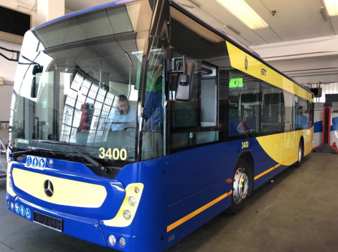 Bus.jpg - {Bus.jpg} - [14655]