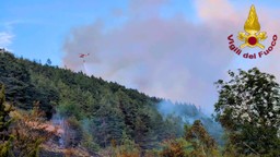 OulxIncendioPiemonte.jpg - {OulxIncendioPiemonte.jpg} - [146632]