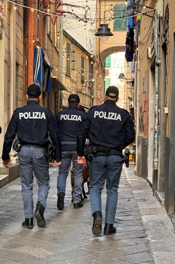 Polizia di stato 14.jpg - {Polizia di stato 14.jpg} - [147985]