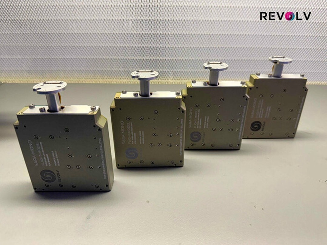 Revolv-Space-missione-polsir.jpg - {Revolv-Space-missione-polsir.jpg} - [148537]