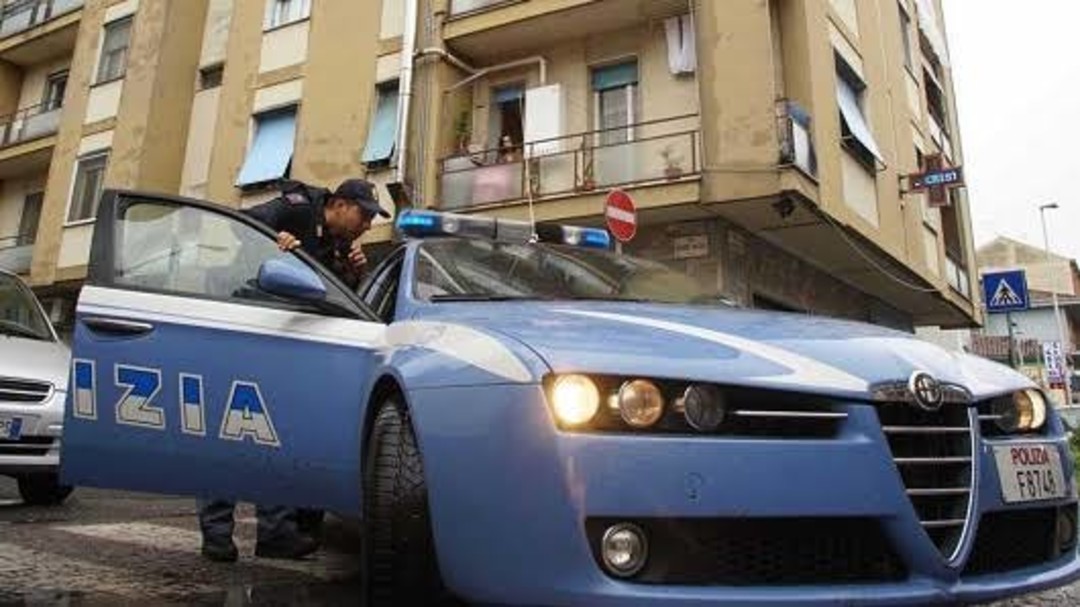 Volante del Commissariato Borgo Po.jpeg - {Volante del Commissariato Borgo Po.jpeg} - [148689]