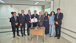 La delegazione istituzionale alla firma dell’accordo per il nuovo Hub PoliTO in Brasile.jpeg - {La delegazione istituzionale alla firma dell’accordo per il nuovo Hub PoliTO in Brasile.jpeg} - [148849]