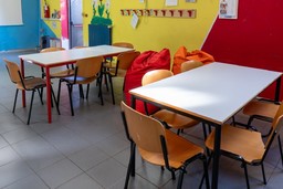 Foto scuola studenti studio 1.jpg - {Foto scuola studenti studio 1.jpg} - [149273]