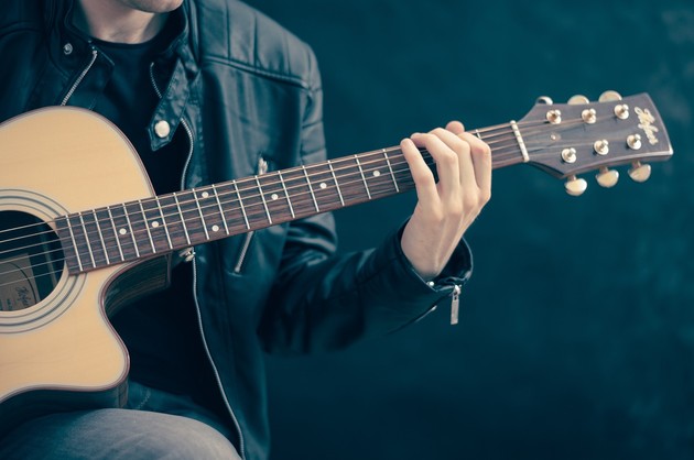 Chitarra classica.jpg - {Chitarra classica.jpg} - [149505]