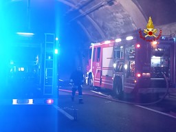 vigili del fuoco.jpg - {vigili del fuoco.jpg} - [14959]