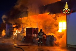 IncendioVigiliFuocoTorinoIndustra.jpg - {IncendioVigiliFuocoTorinoIndustra.jpg} - [149937]