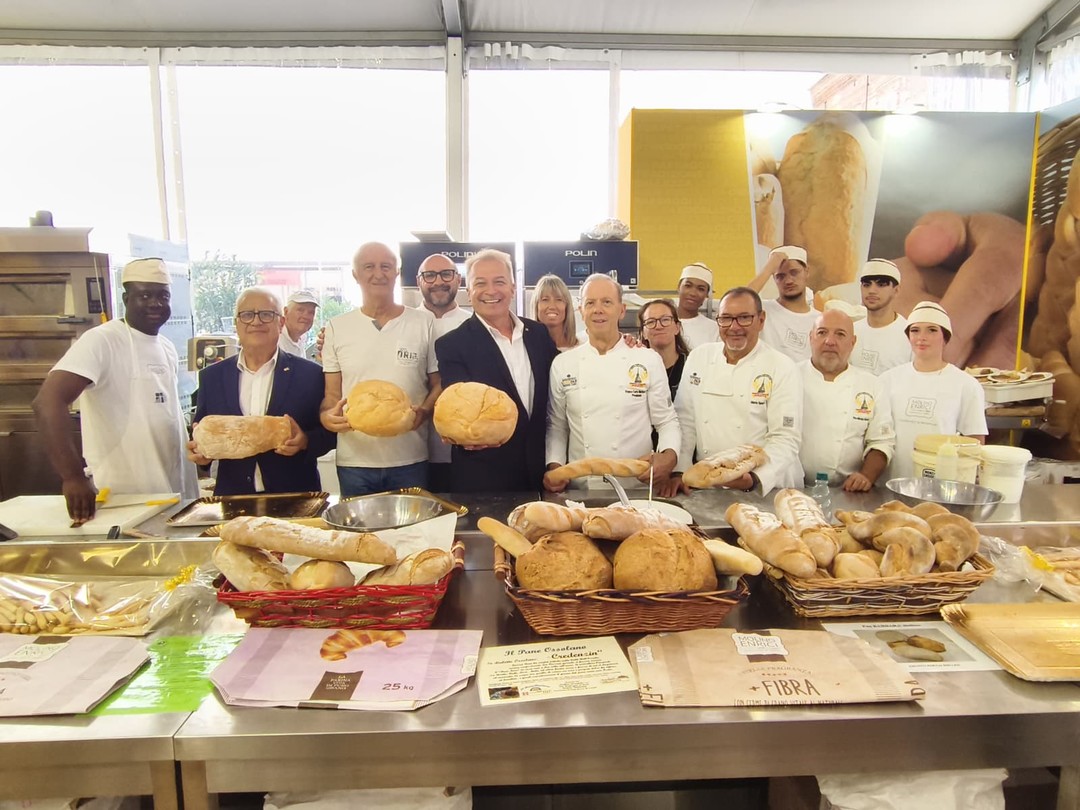 Foto pane piemontese a Terra Madre.jpg - {Foto pane piemontese a Terra Madre.jpg} - [150001]
