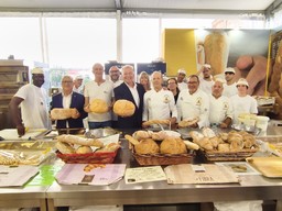 Foto pane piemontese a Terra Madre.jpg - {Foto pane piemontese a Terra Madre.jpg} - [150001]