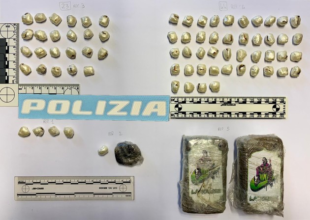 Polizia di Stato stupefacenti.jpg - {Polizia di Stato stupefacenti.jpg} - [150764]