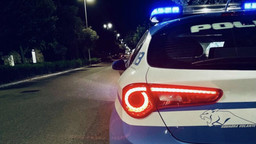 Polizia di Stato di notte.jpg - {Polizia di Stato di notte.jpg} - [150772]