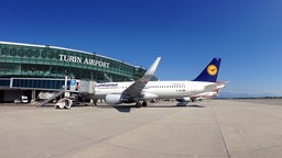 LufthansaCaselle.jpg - {LufthansaCaselle.jpg} - [151036]