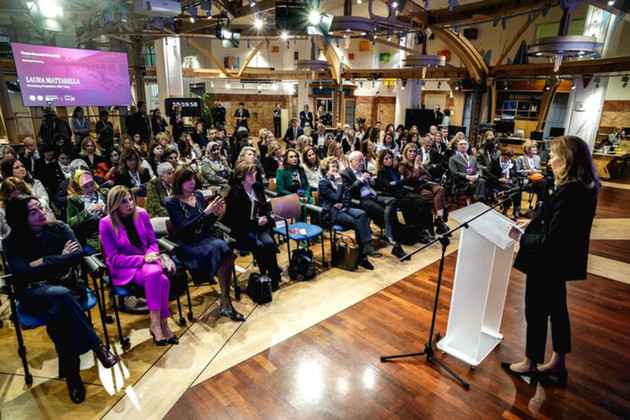 InaugurazioneWorldEconomicFOrum.jpg - {InaugurazioneWorldEconomicFOrum.jpg} - [151108]