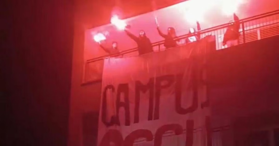 CampusEinaudiOkkupato.jpg - {CampusEinaudiOkkupato.jpg} - [151180]