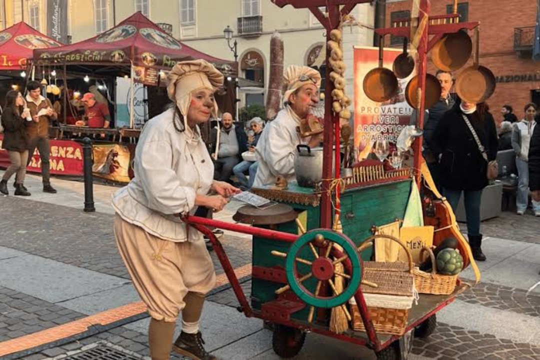 Fiera Nazionale di San Martino di Chieri.jpeg - {Fiera Nazionale di San Martino di Chieri.jpeg} - [151252]