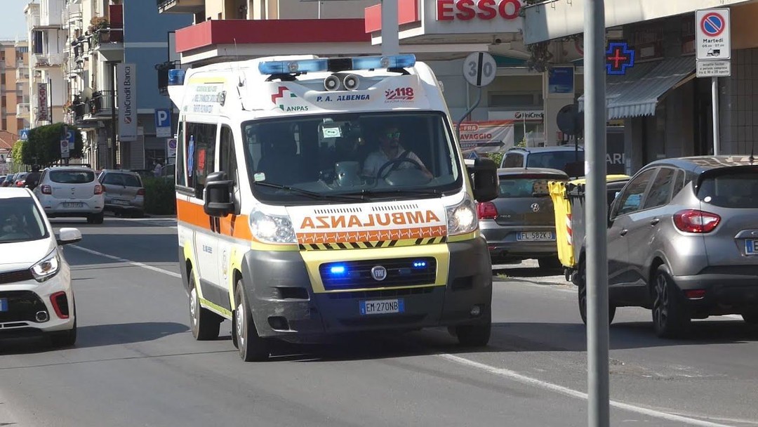 ambulanza.jpg - {ambulanza.jpg} - [15512]