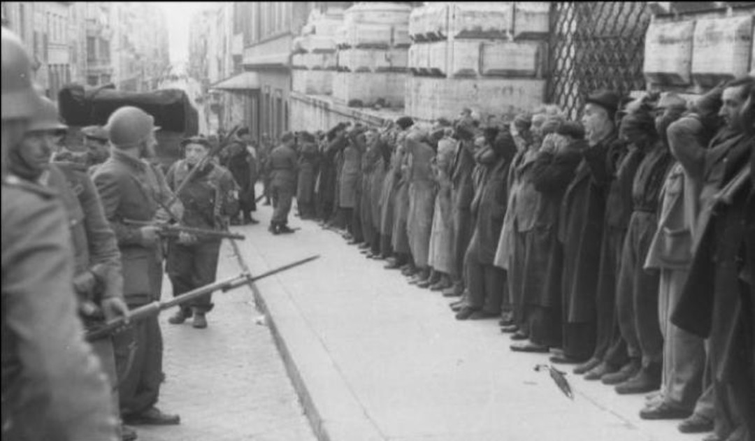 foto della seconda guerra mondiale.jpg - {foto della seconda guerra mondiale.jpg} - [15616]