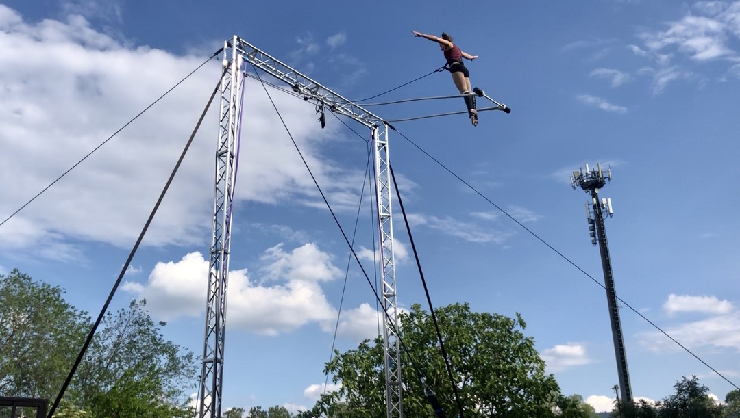 Torna il circo in piazza - foto Festival Oscillante.jpg - {Torna il circo in piazza - foto Festival Oscillante.jpg} - [17753]
