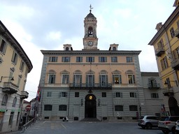 Palazzo_di_Città_Ivrea.jpg - {Palazzo_di_Città_Ivrea.jpg} - [18228]