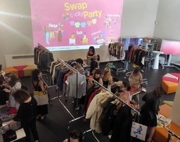 20240712_Swap Party.jpeg - {20240712_Swap Party.jpeg} - [1837]