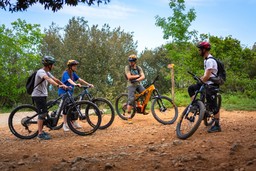 Finale Ligure_mountain bike.jpeg - {Finale Ligure_mountain bike.jpeg} - [18676]