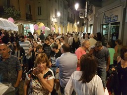 Via Roma Notte Rosa.jpg - {Via Roma Notte Rosa.jpg} - [19744]