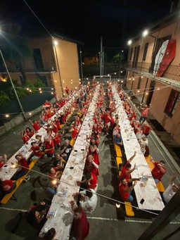 san bernardo volontari e tifosi in festa.jpg - {san bernardo volontari e tifosi in festa.jpg} - [19800]