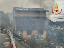 incendio.jpg - {incendio.jpg} - [20843]