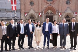 AstiDelegazioneWuhan.jpg - {AstiDelegazioneWuhan.jpg} - [21157]